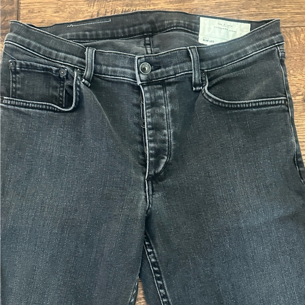 Rag & Bone standard issue Fit 2 slim leg jeans. 34 Waist